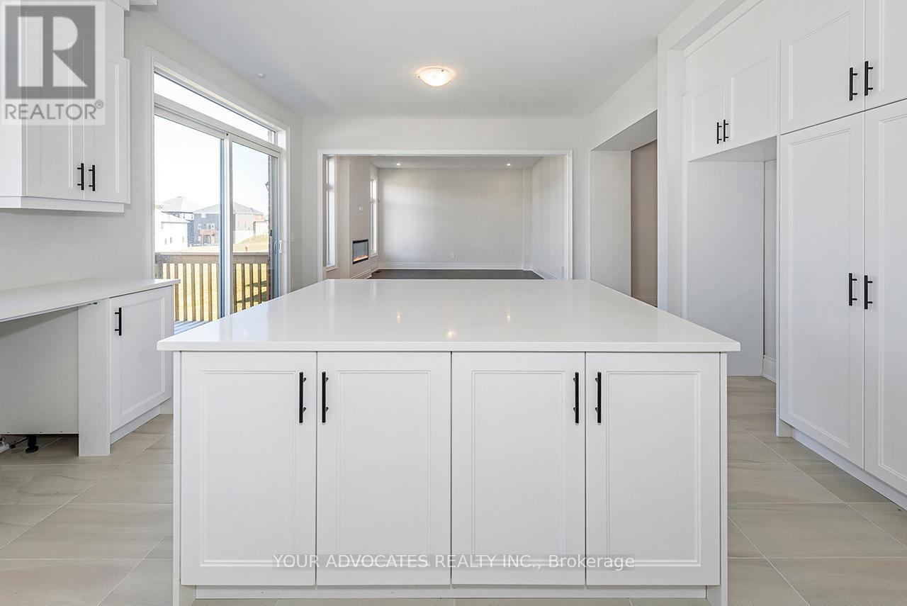 130 Rowe Street, Bradford West Gwillimbury, Ontario  L3Z 4M9 - Photo 15 - N12235000
