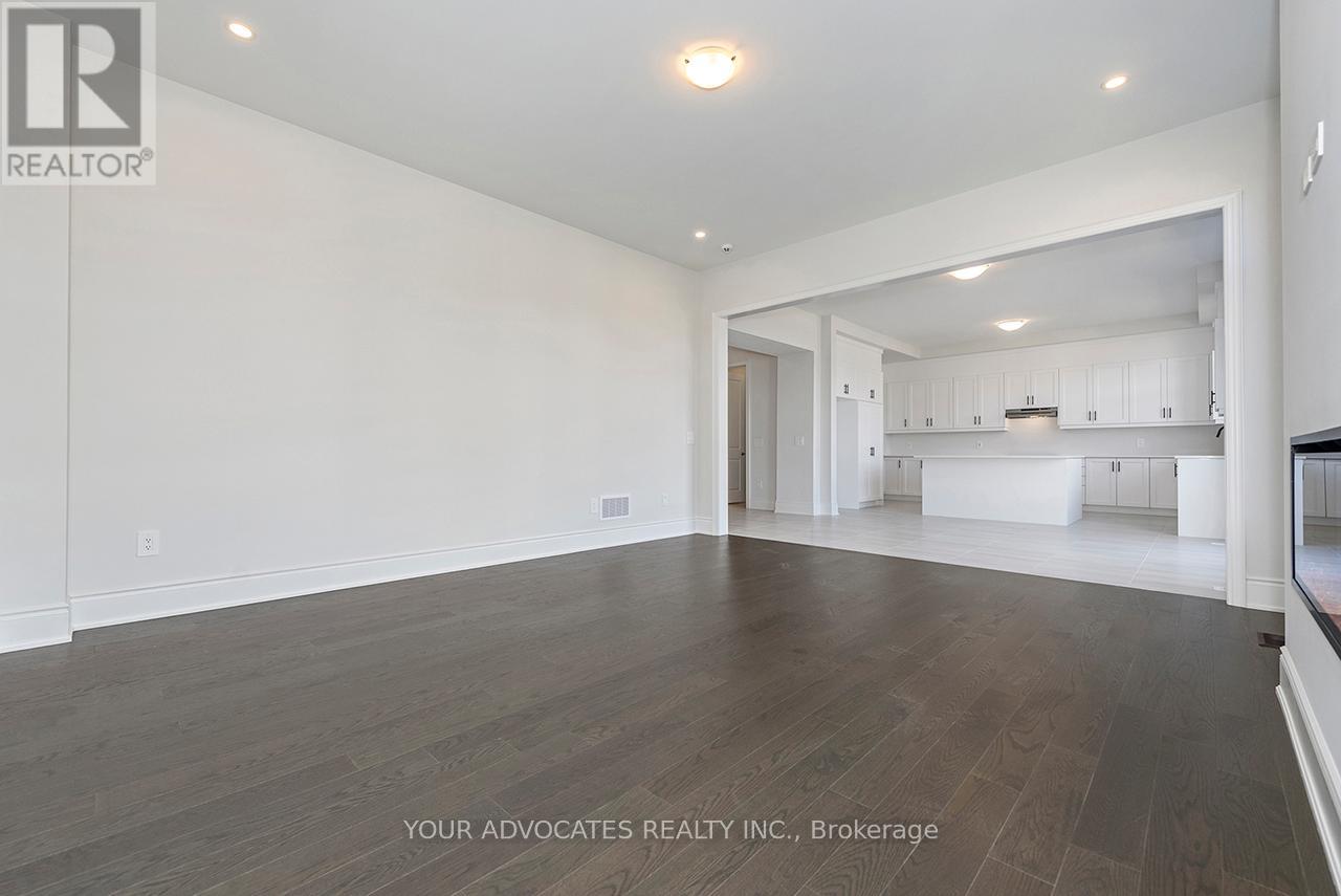 130 Rowe Street, Bradford West Gwillimbury, Ontario  L3Z 4M9 - Photo 19 - N12235000
