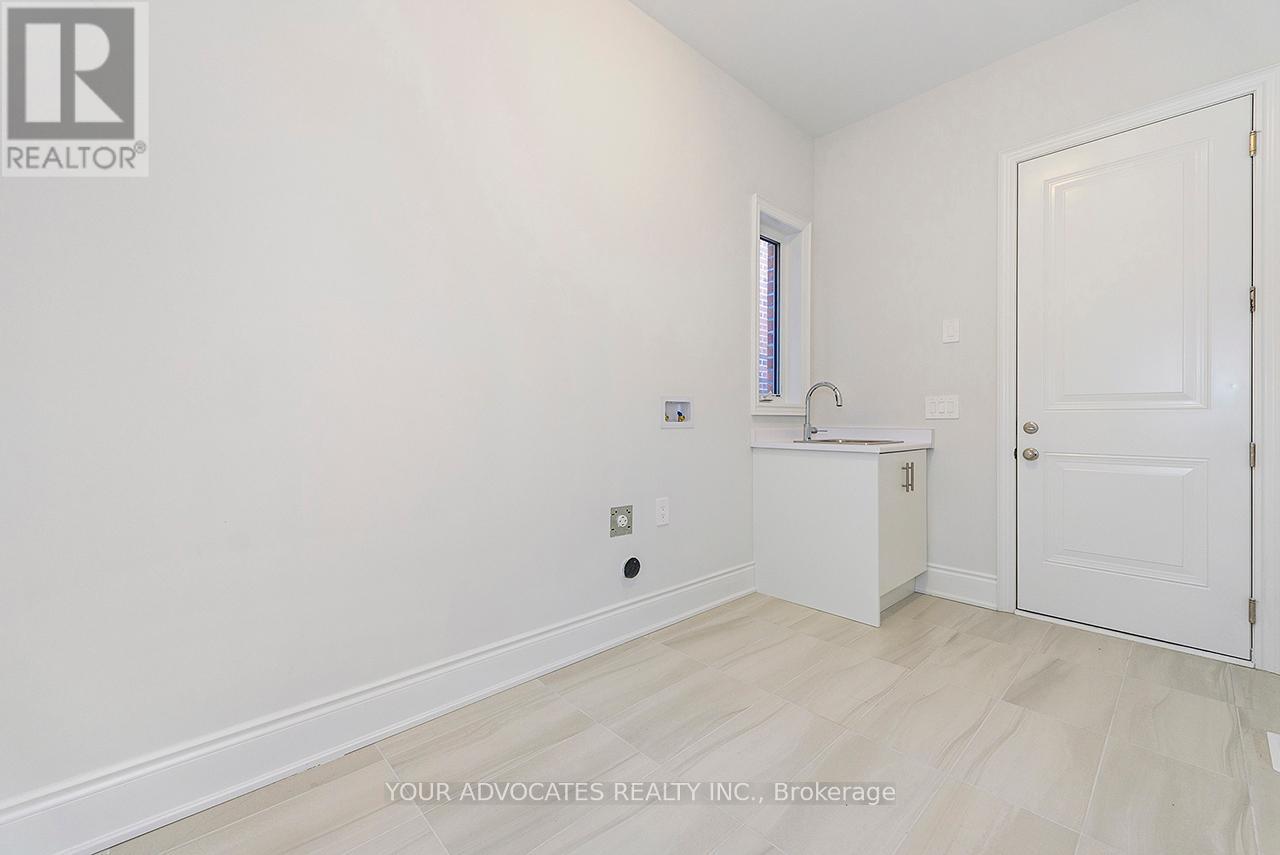 130 Rowe Street, Bradford West Gwillimbury, Ontario  L3Z 4M9 - Photo 22 - N12235000