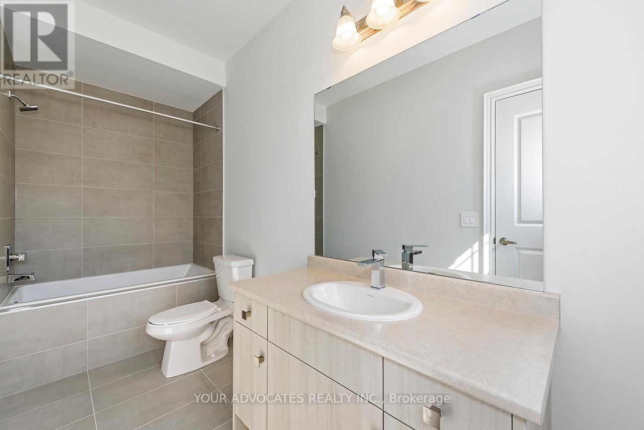 130 Rowe Street, Bradford West Gwillimbury, Ontario  L3Z 4M9 - Photo 26 - N12235000