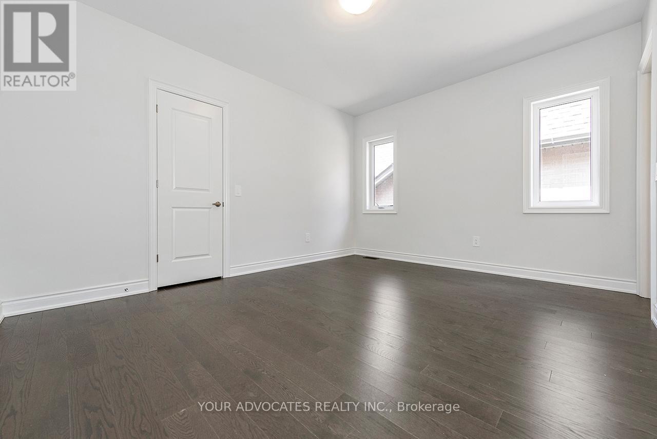 130 Rowe Street, Bradford West Gwillimbury, Ontario  L3Z 4M9 - Photo 33 - N12235000