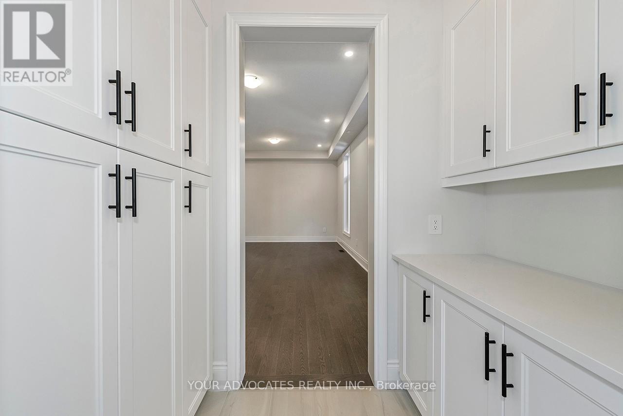 130 Rowe Street, Bradford West Gwillimbury, Ontario  L3Z 4M9 - Photo 9 - N12235000