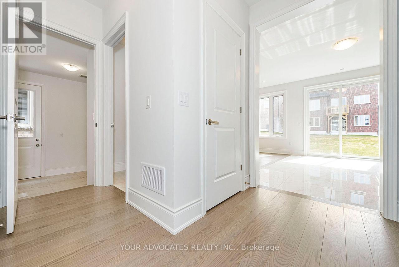 29 Plank Road, Bradford West Gwillimbury, Ontario  L3Z 4N3 - Photo 11 - N12235016