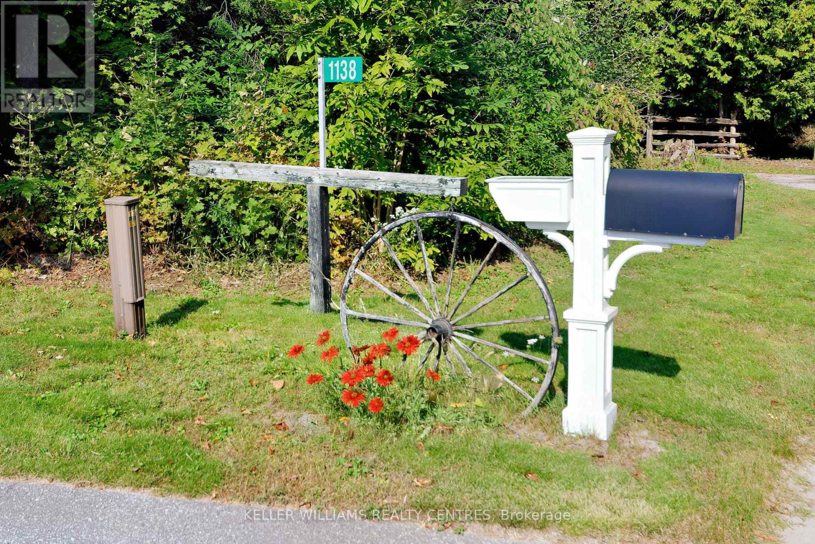 Property at 1138 OLD SECOND ROAD N image 2