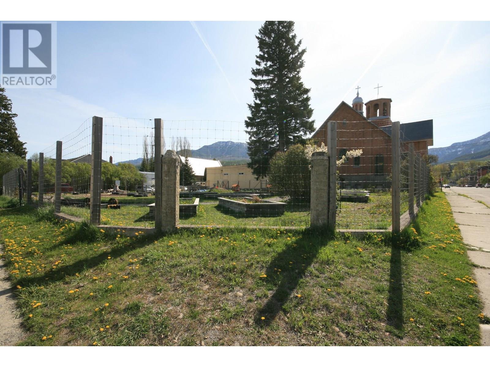 502 522 542 5th Avenue, Fernie, British Columbia  V0B 1M0 - Photo 1 - 10352791