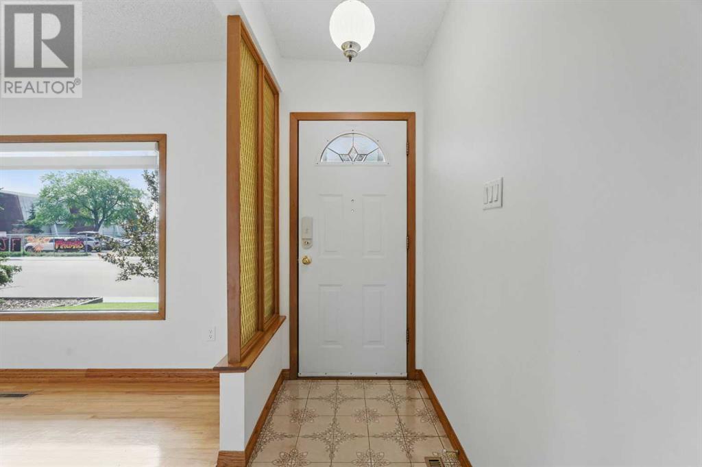 Property at 2128 8 Avenue NE image 3