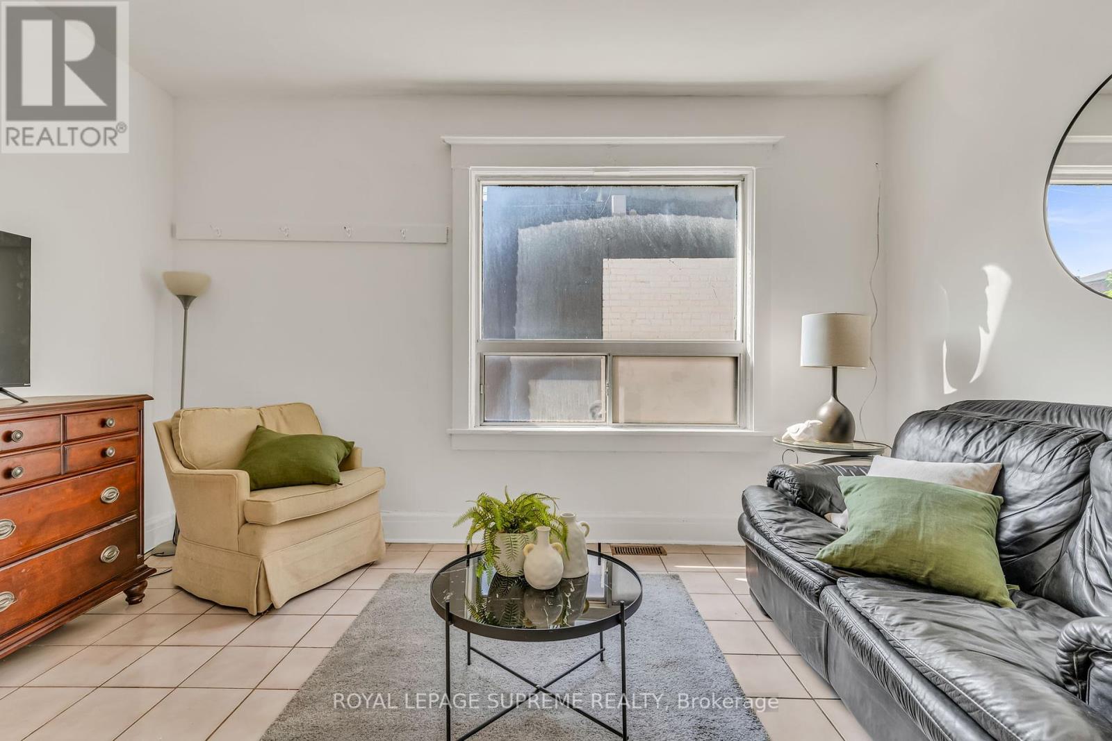 191 Emerson Avenue, Toronto, Ontario  M6H 3T7 - Photo 8 - W12234781