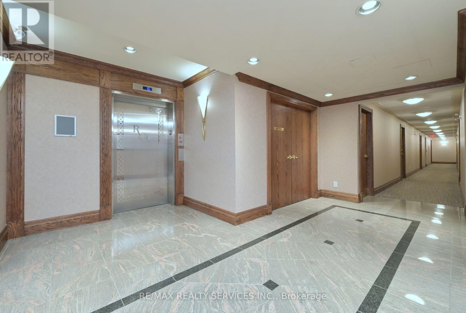 Property at 305 - 65 VIA ROSEDALE image 3