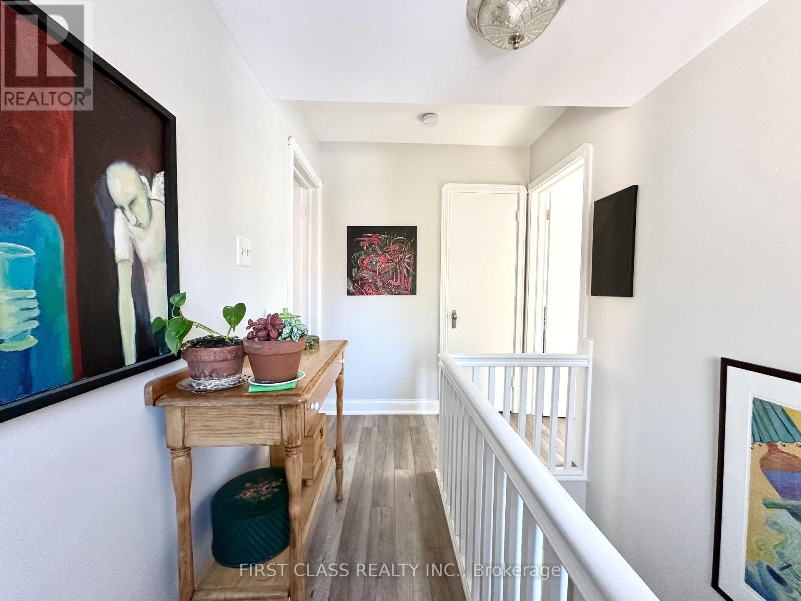 82 Hillcroft Drive, Toronto (Islington-City Centre West), Ontario  M9B 4X9 - Photo 12 - W12234854