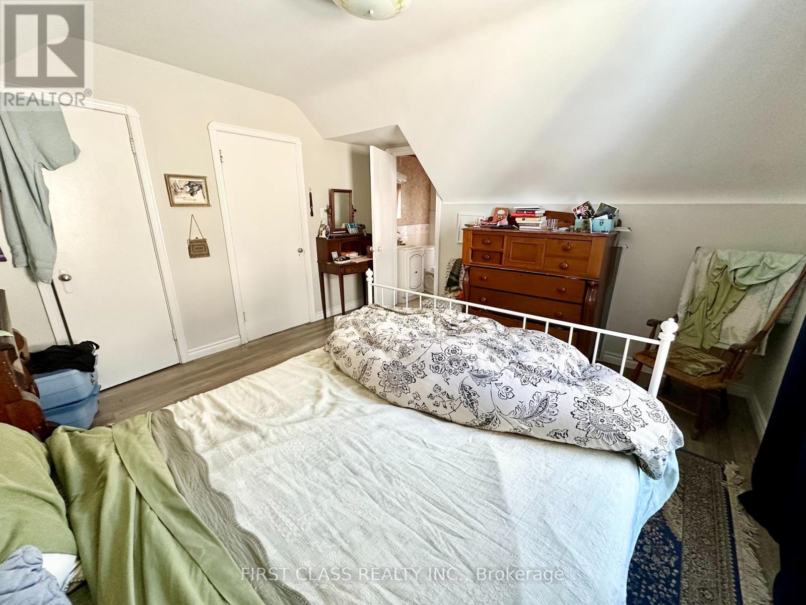 82 Hillcroft Drive, Toronto (Islington-City Centre West), Ontario  M9B 4X9 - Photo 16 - W12234854
