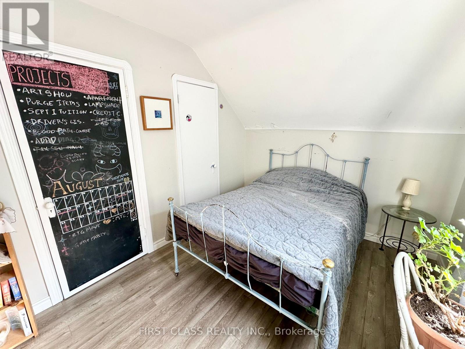 82 Hillcroft Drive, Toronto (Islington-City Centre West), Ontario  M9B 4X9 - Photo 17 - W12234854