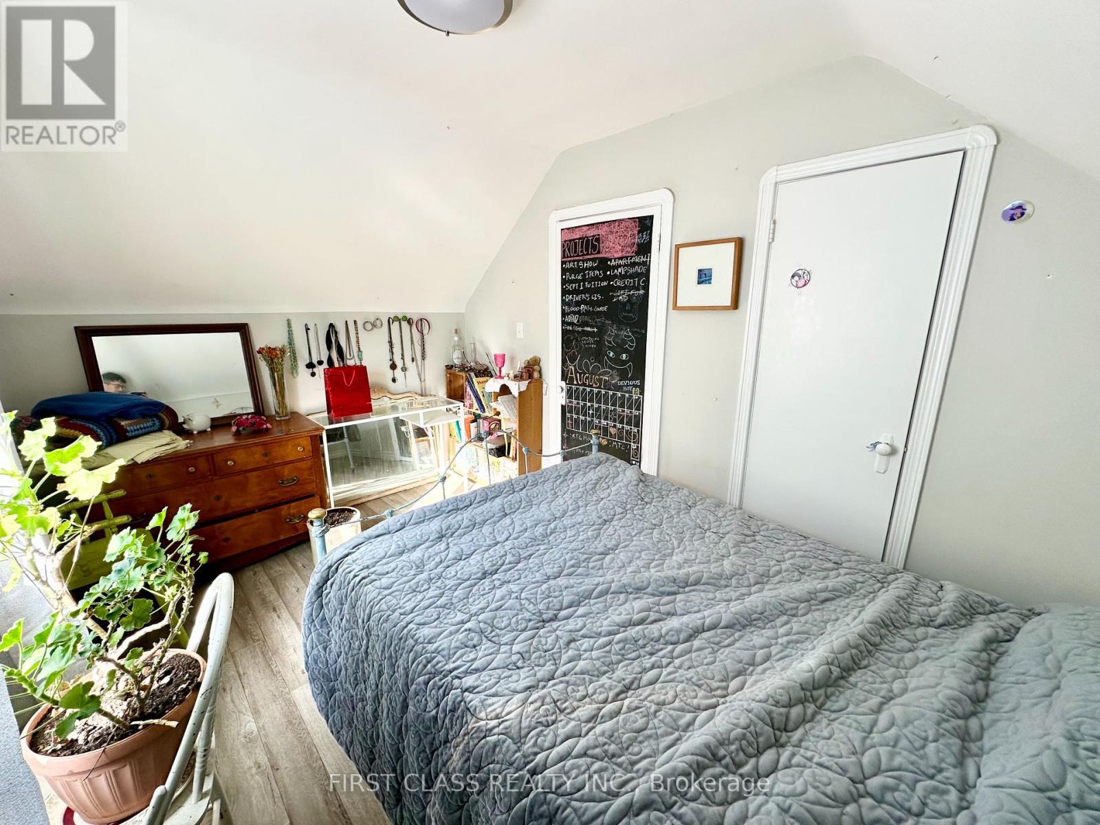 82 Hillcroft Drive, Toronto (Islington-City Centre West), Ontario  M9B 4X9 - Photo 18 - W12234854