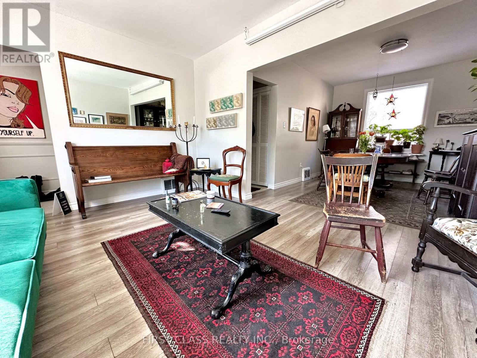 82 Hillcroft Drive, Toronto (Islington-City Centre West), Ontario  M9B 4X9 - Photo 5 - W12234854