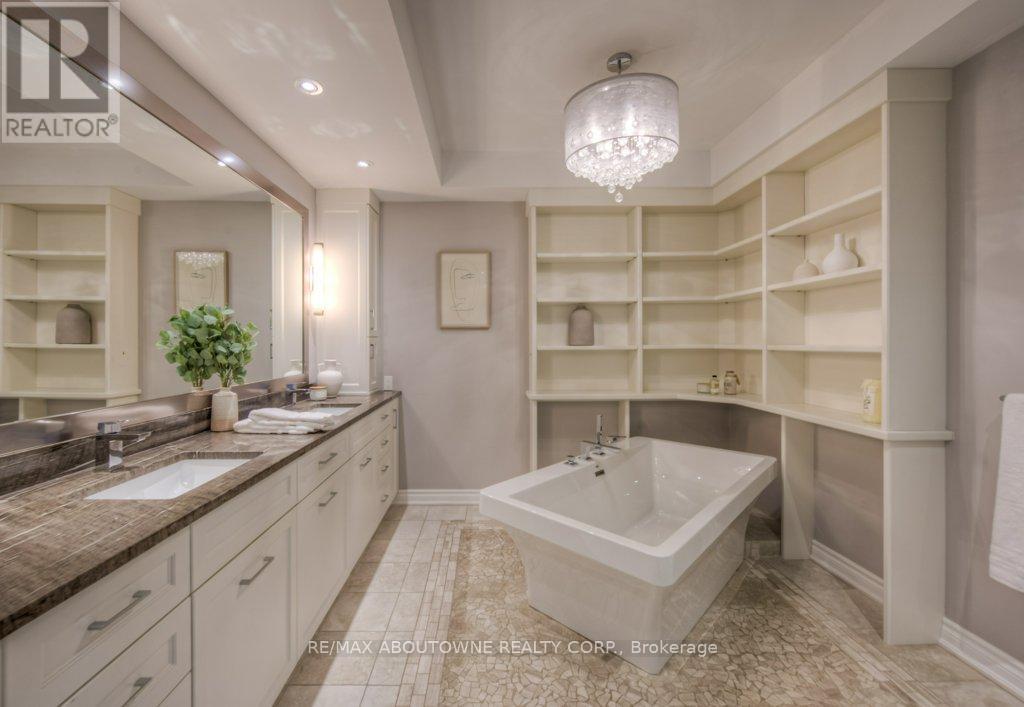 Ph2 - 2180 Marine Drive, Oakville, Ontario  L6L 5V2 - Photo 19 - W12234890