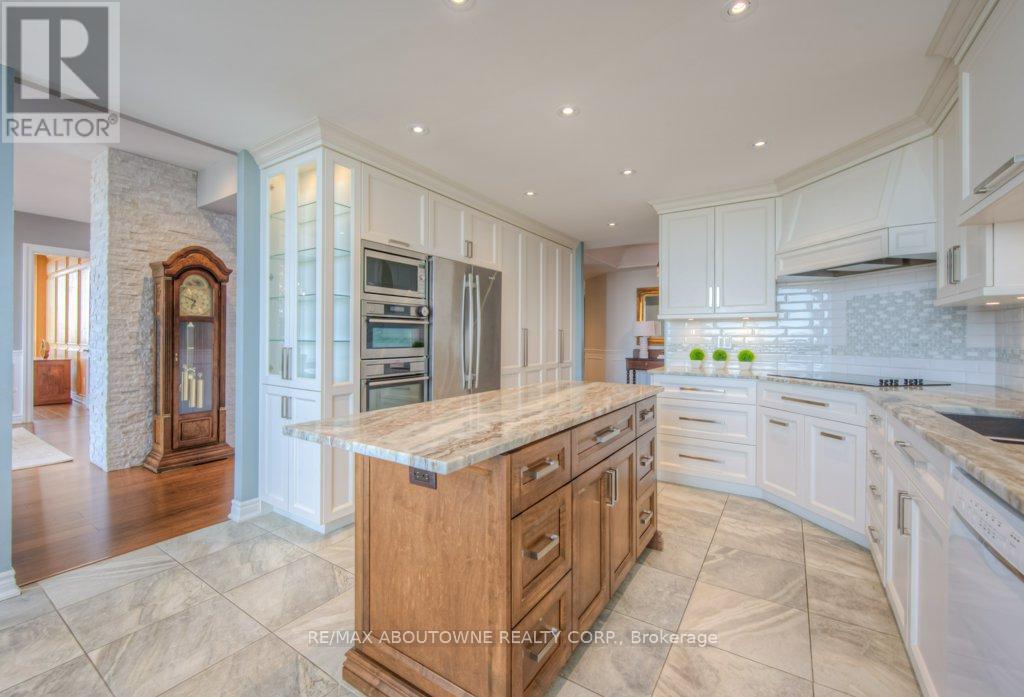 Ph2 - 2180 Marine Drive, Oakville, Ontario  L6L 5V2 - Photo 6 - W12234890