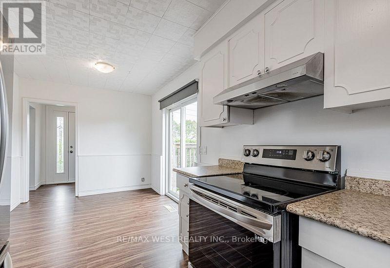 62 Stavely Crescent, Toronto, Ontario  M9W 2C4 - Photo 14 - W12234933
