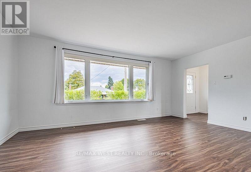 62 Stavely Crescent, Toronto, Ontario  M9W 2C4 - Photo 6 - W12234933