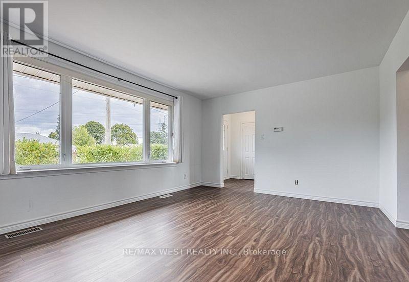 62 Stavely Crescent, Toronto, Ontario  M9W 2C4 - Photo 7 - W12234933