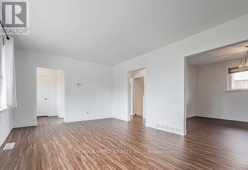 62 Stavely Crescent, Toronto, Ontario  M9W 2C4 - Photo 8 - W12234933