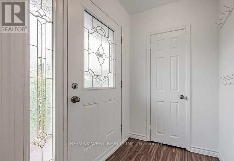 62 Stavely Crescent, Toronto, Ontario  M9W 2C4 - Photo 9 - W12234933