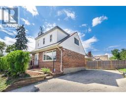 62 STAVELY CRESCENT, Toronto, Ontario