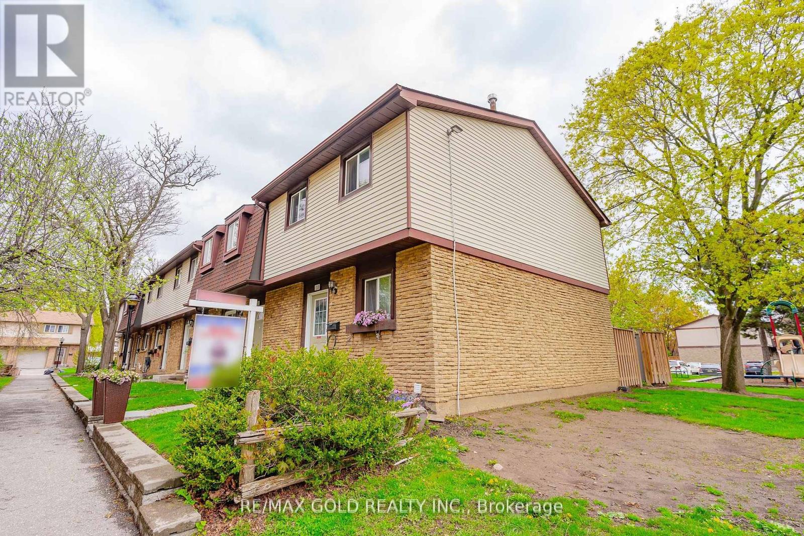 Property at 110 - 45 HANSEN ROAD N image 1