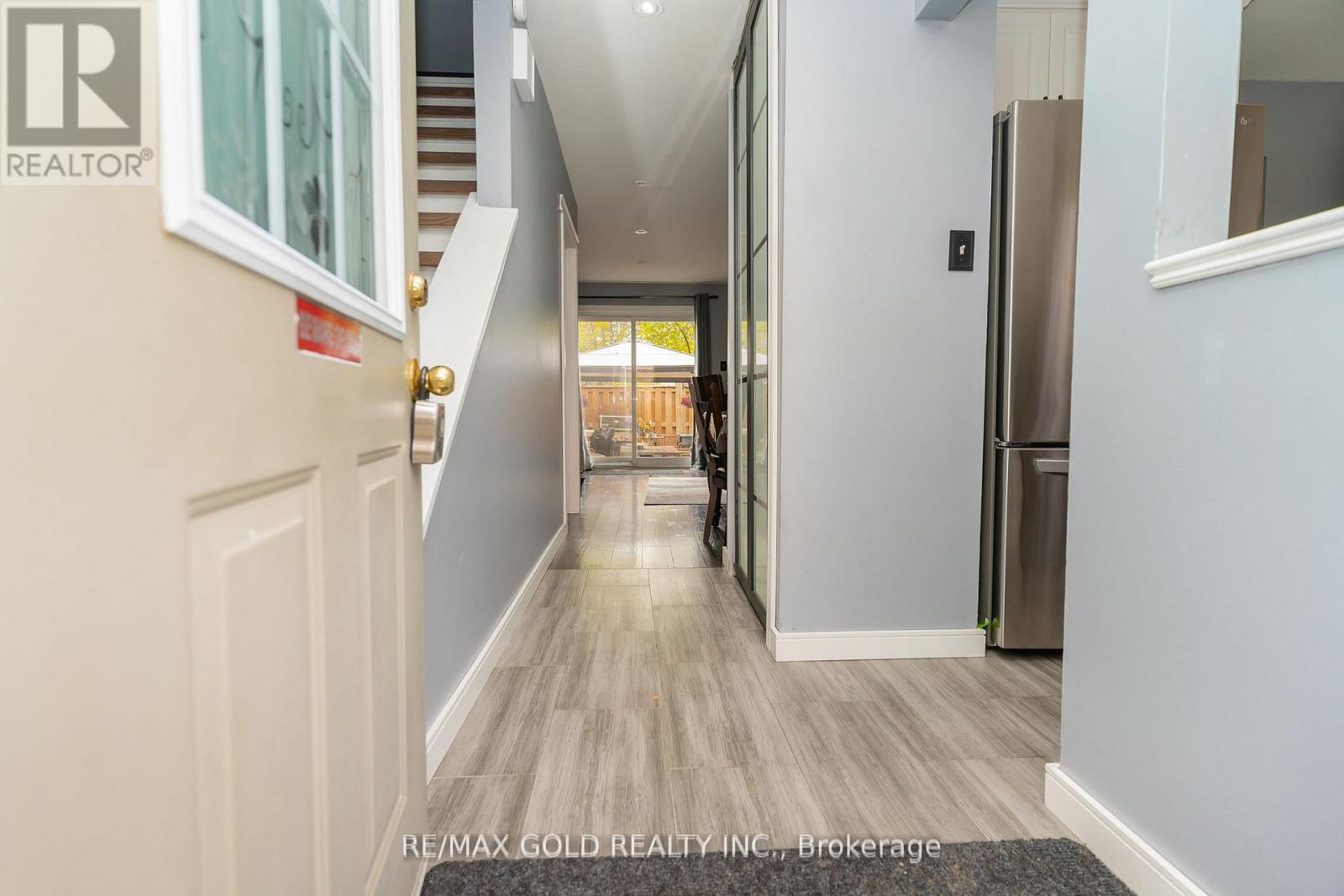 Property at 110 - 45 HANSEN ROAD N image 4