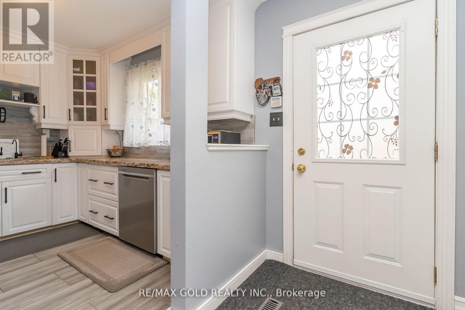 Property at 110 - 45 HANSEN ROAD N image 5