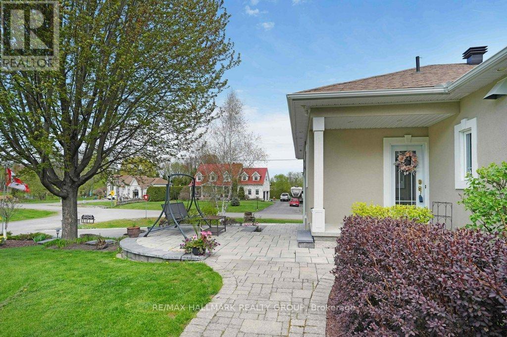 Property at 2680 PIERRETTE DRIVE image 5