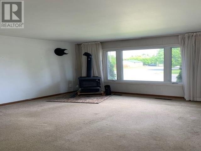 Property at 1118 Mary Street W image 2
