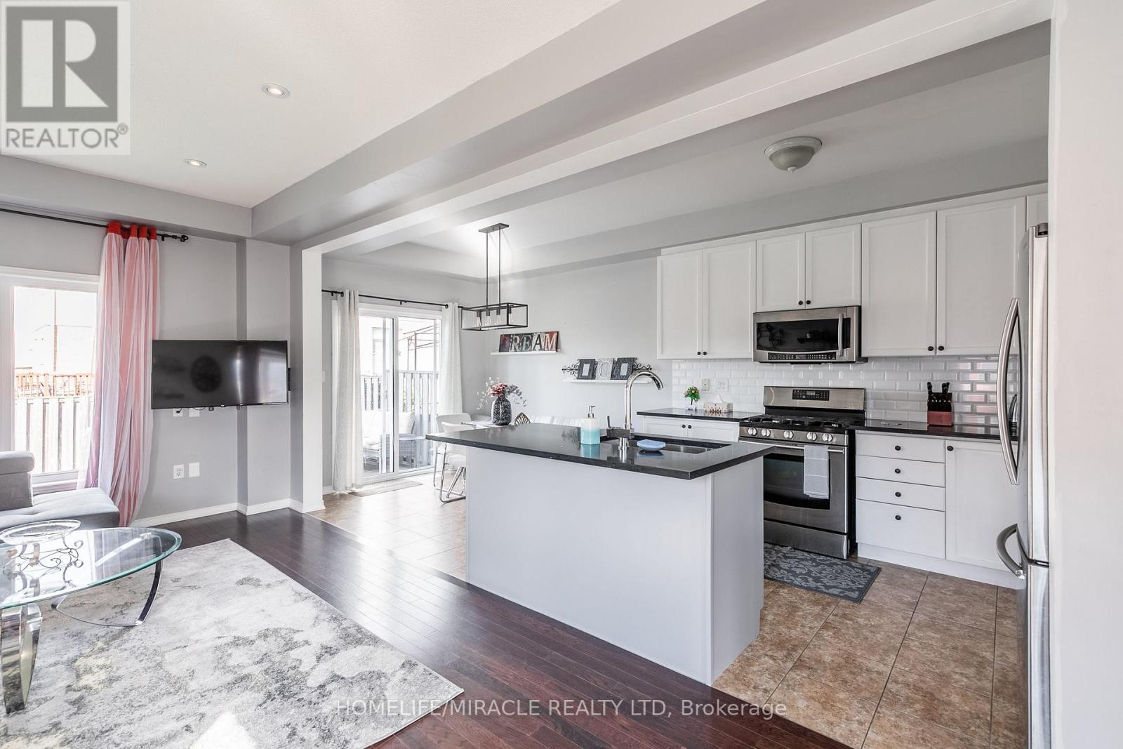 51 Palacebeach Trail, Hamilton, Ontario  L8E 0B9 - Photo 13 - X12234954