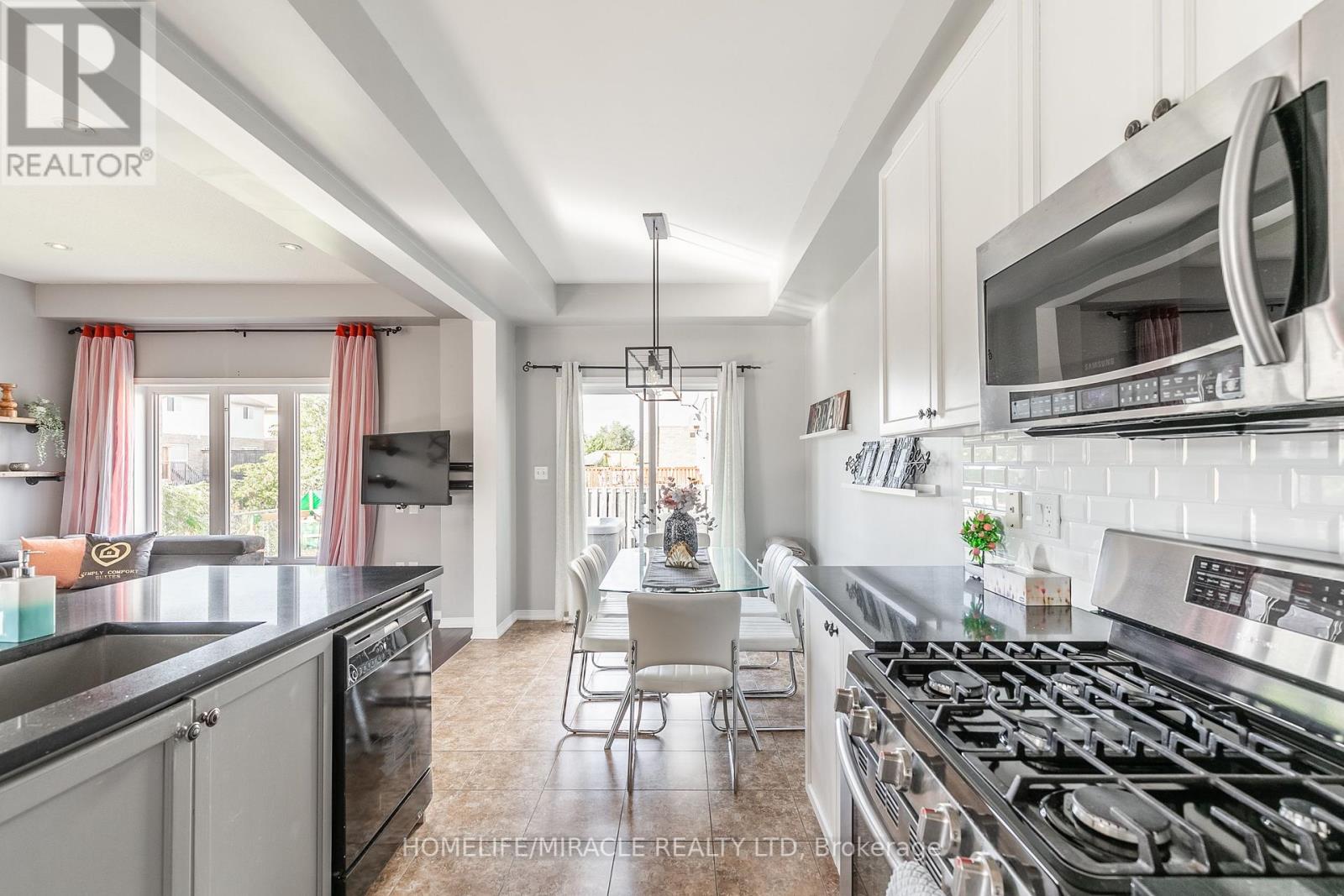 51 Palacebeach Trail, Hamilton, Ontario  L8E 0B9 - Photo 19 - X12234954