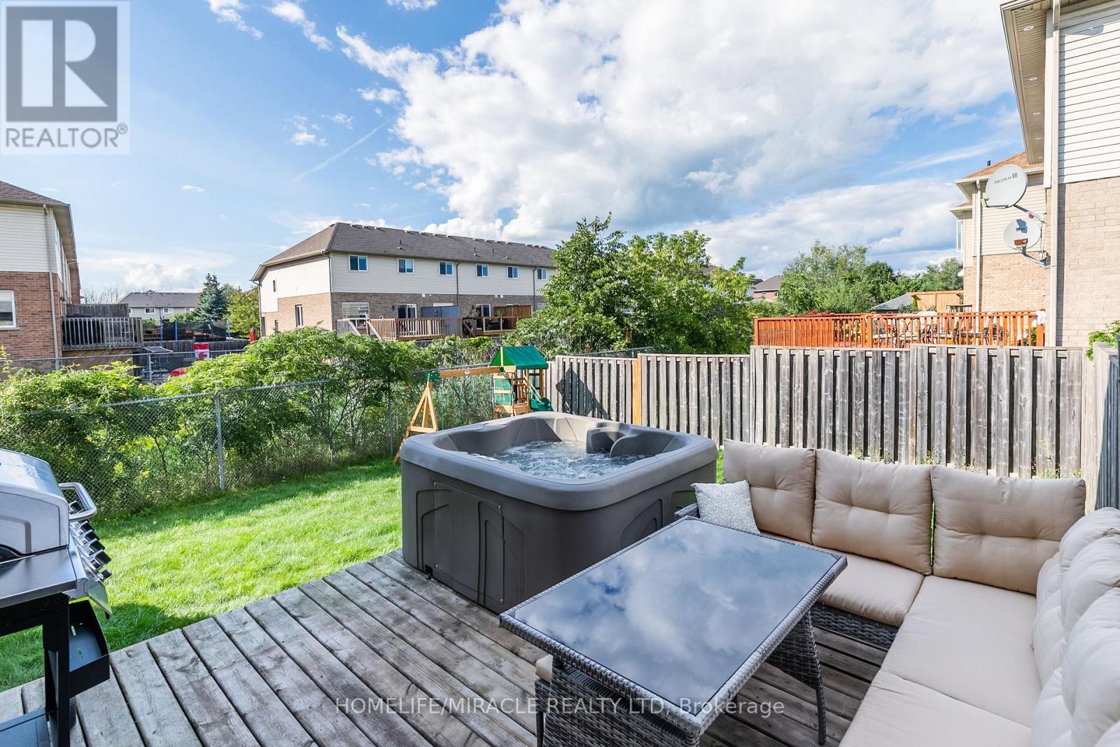 51 Palacebeach Trail, Hamilton, Ontario  L8E 0B9 - Photo 4 - X12234954