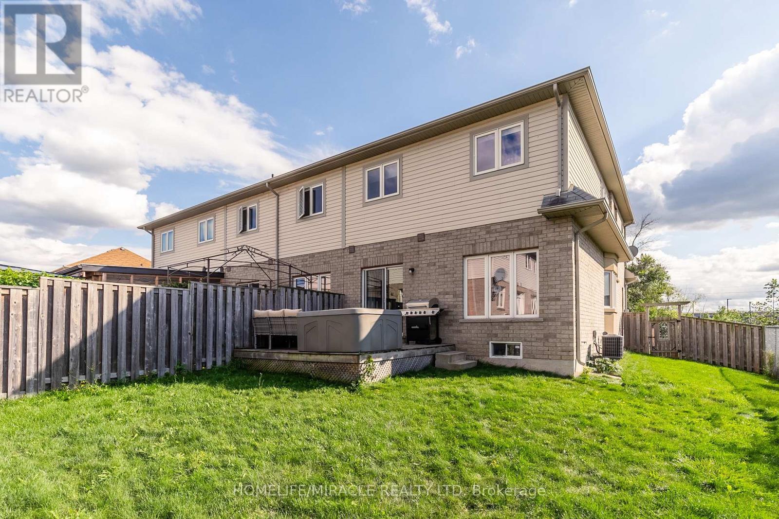 51 Palacebeach Trail, Hamilton, Ontario  L8E 0B9 - Photo 5 - X12234954