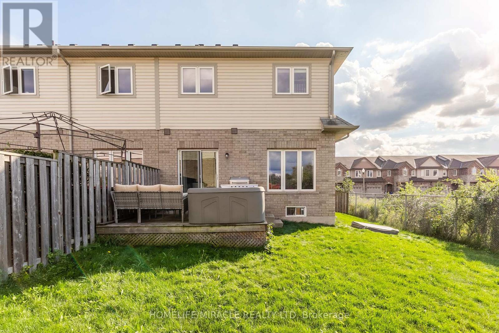 51 Palacebeach Trail, Hamilton, Ontario  L8E 0B9 - Photo 6 - X12234954