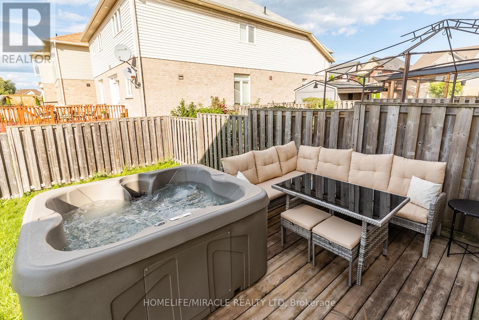 51 Palacebeach Trail, Hamilton, Ontario  L8E 0B9 - Photo 7 - X12234954