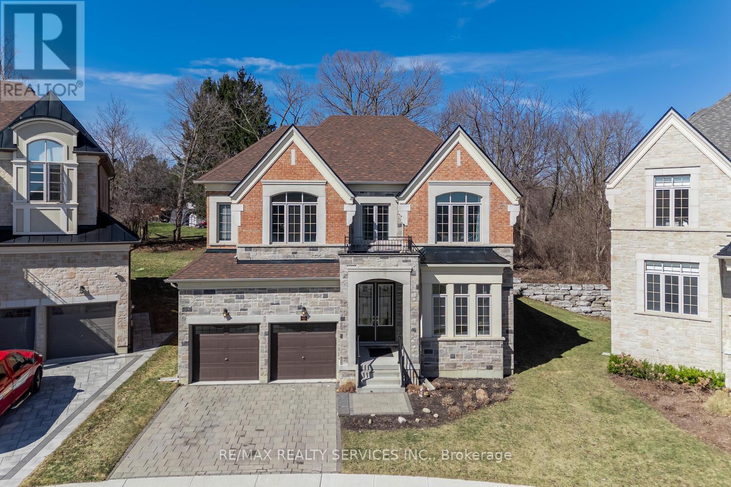 Property at 945 PONDCLIFFE COURT image 2