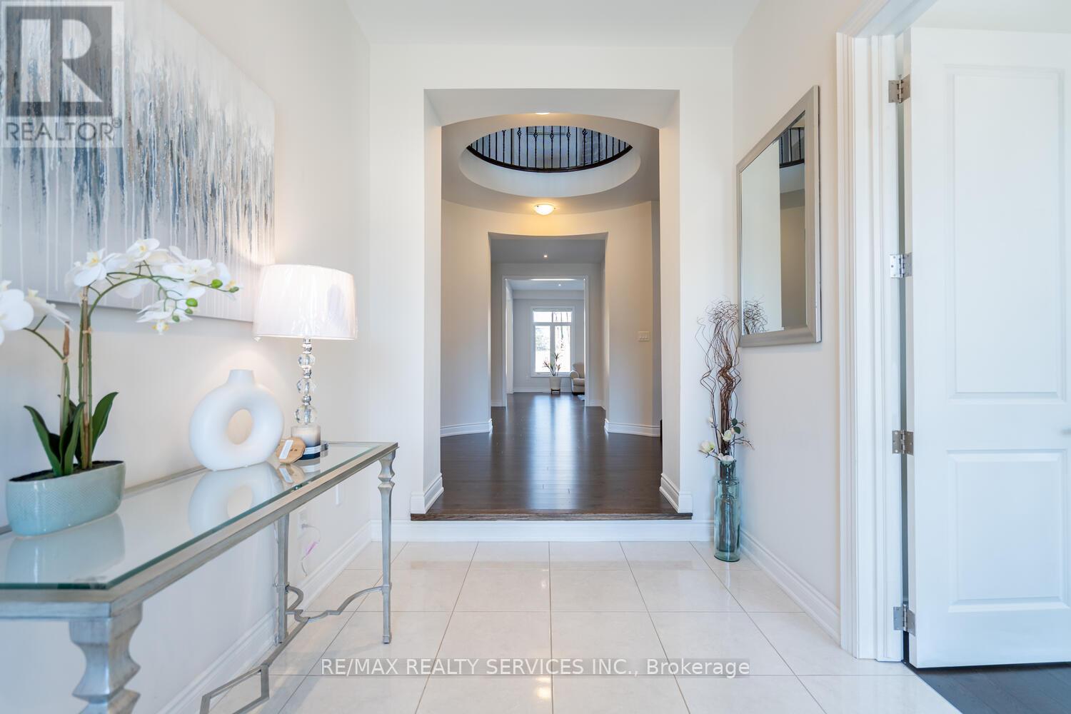 Property at 945 PONDCLIFFE COURT image 5