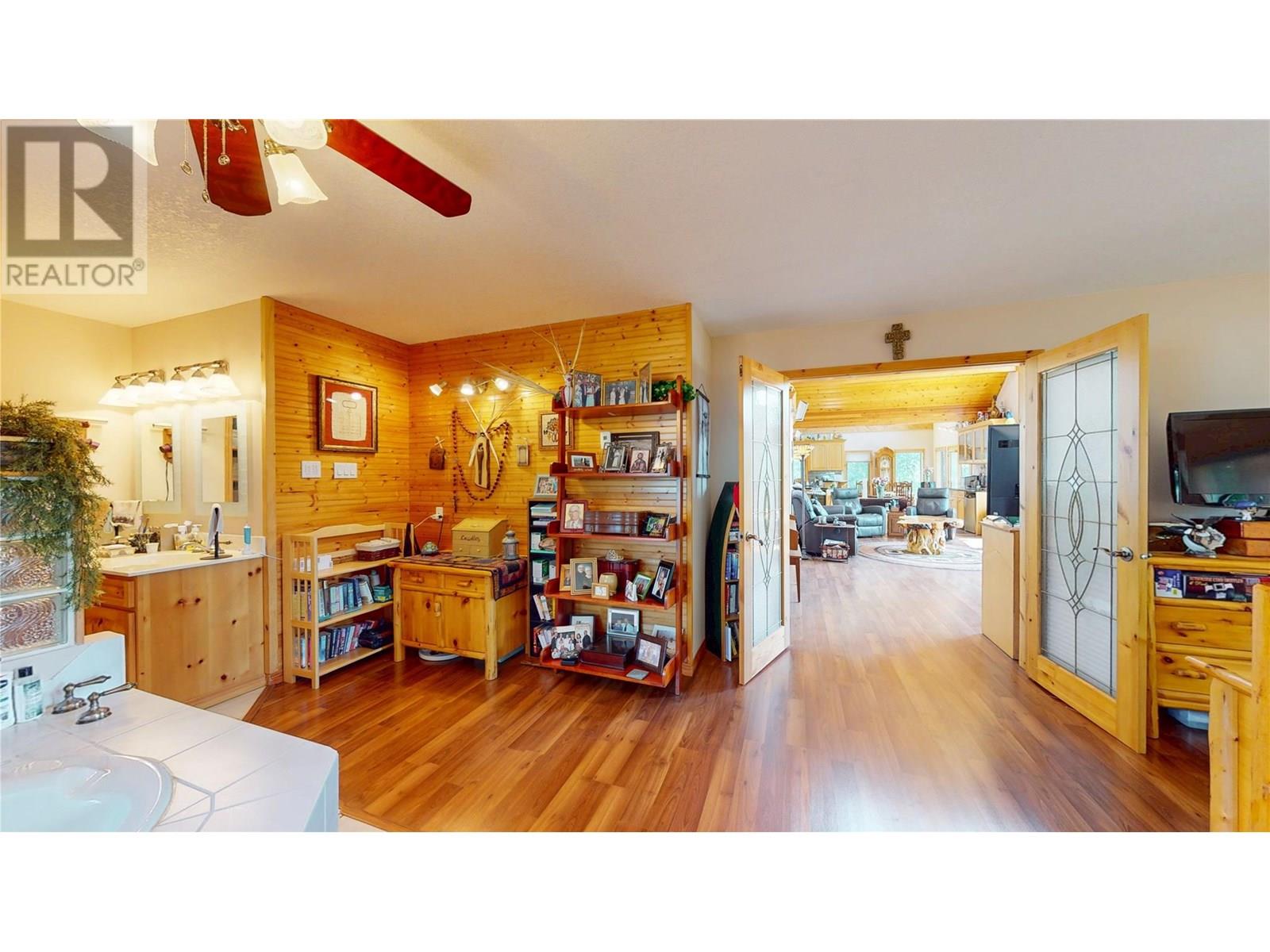 1528 Tie Lake Loop Road, Jaffray, British Columbia  V0B 1T0 - Photo 16 - 10348494