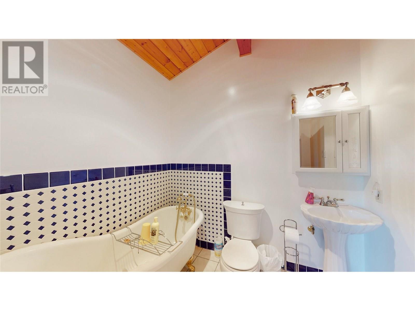 1528 Tie Lake Loop Road, Jaffray, British Columbia  V0B 1T0 - Photo 27 - 10348494