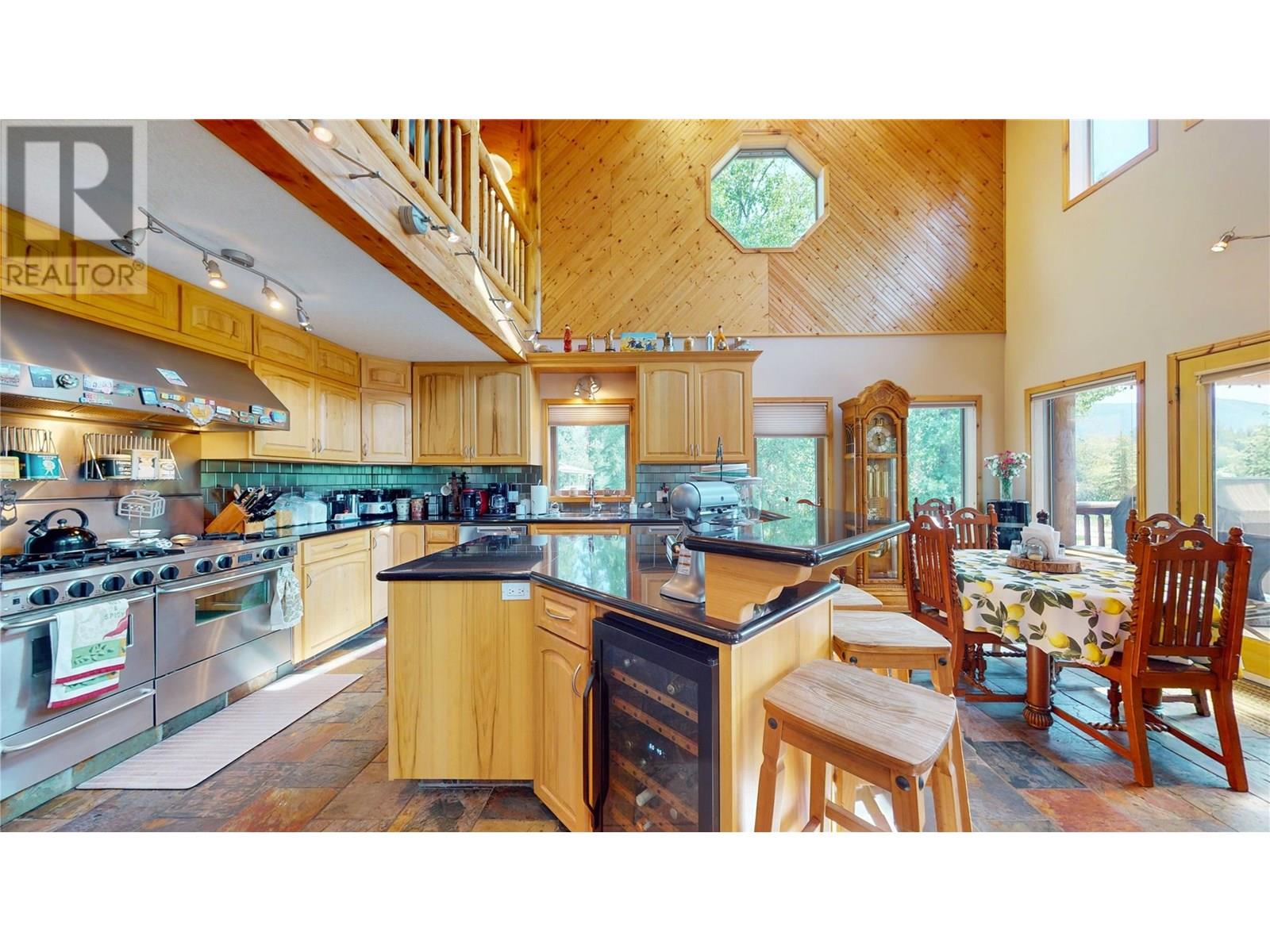 1528 Tie Lake Loop Road, Jaffray, British Columbia  V0B 1T0 - Photo 3 - 10348494