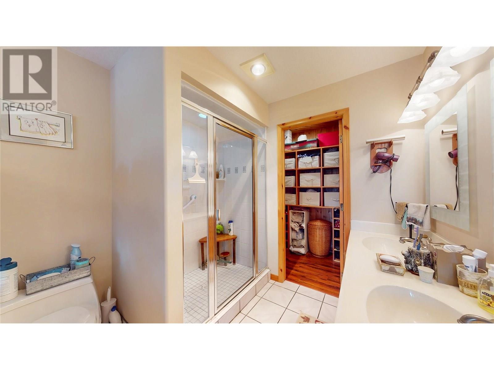 1528 Tie Lake Loop Road, Jaffray, British Columbia  V0B 1T0 - Photo 17 - 10348494