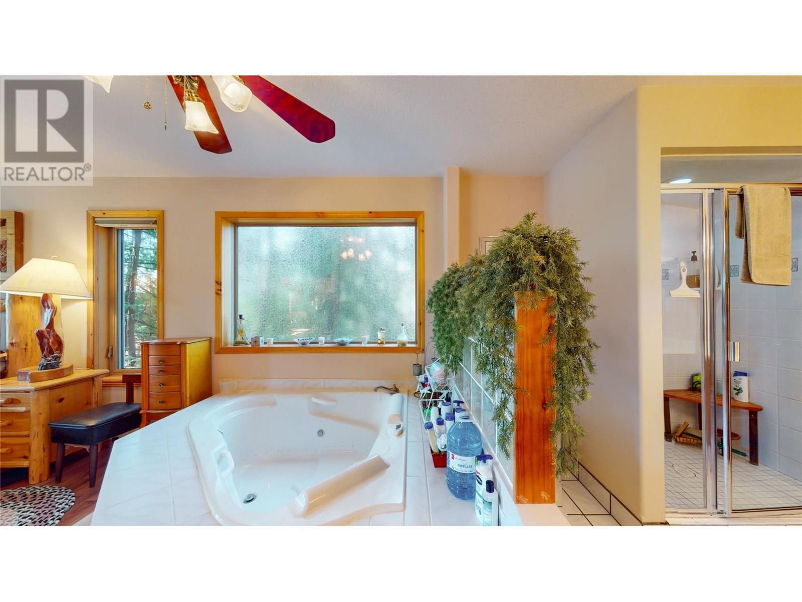 1528 Tie Lake Loop Road, Jaffray, British Columbia  V0B 1T0 - Photo 15 - 10348494