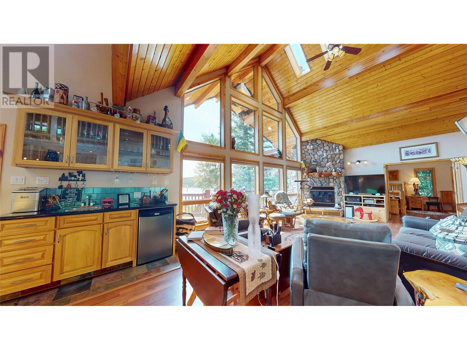 1528 Tie Lake Loop Road, Jaffray, British Columbia  V0B 1T0 - Photo 10 - 10348494