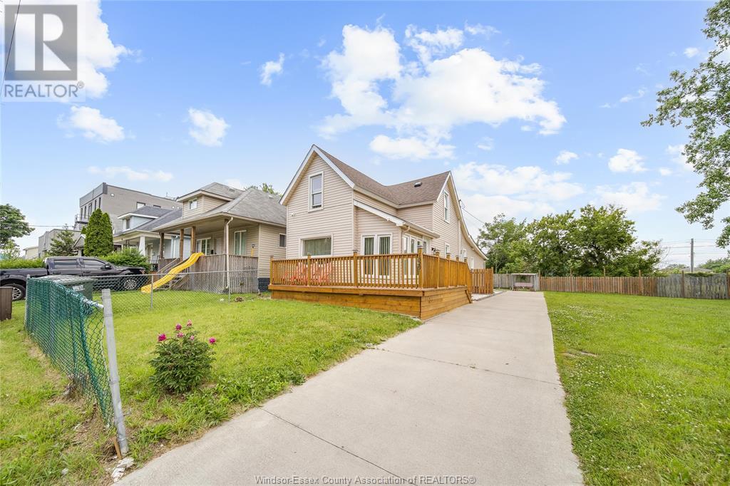Property at 1329 WELLINGTON image 2