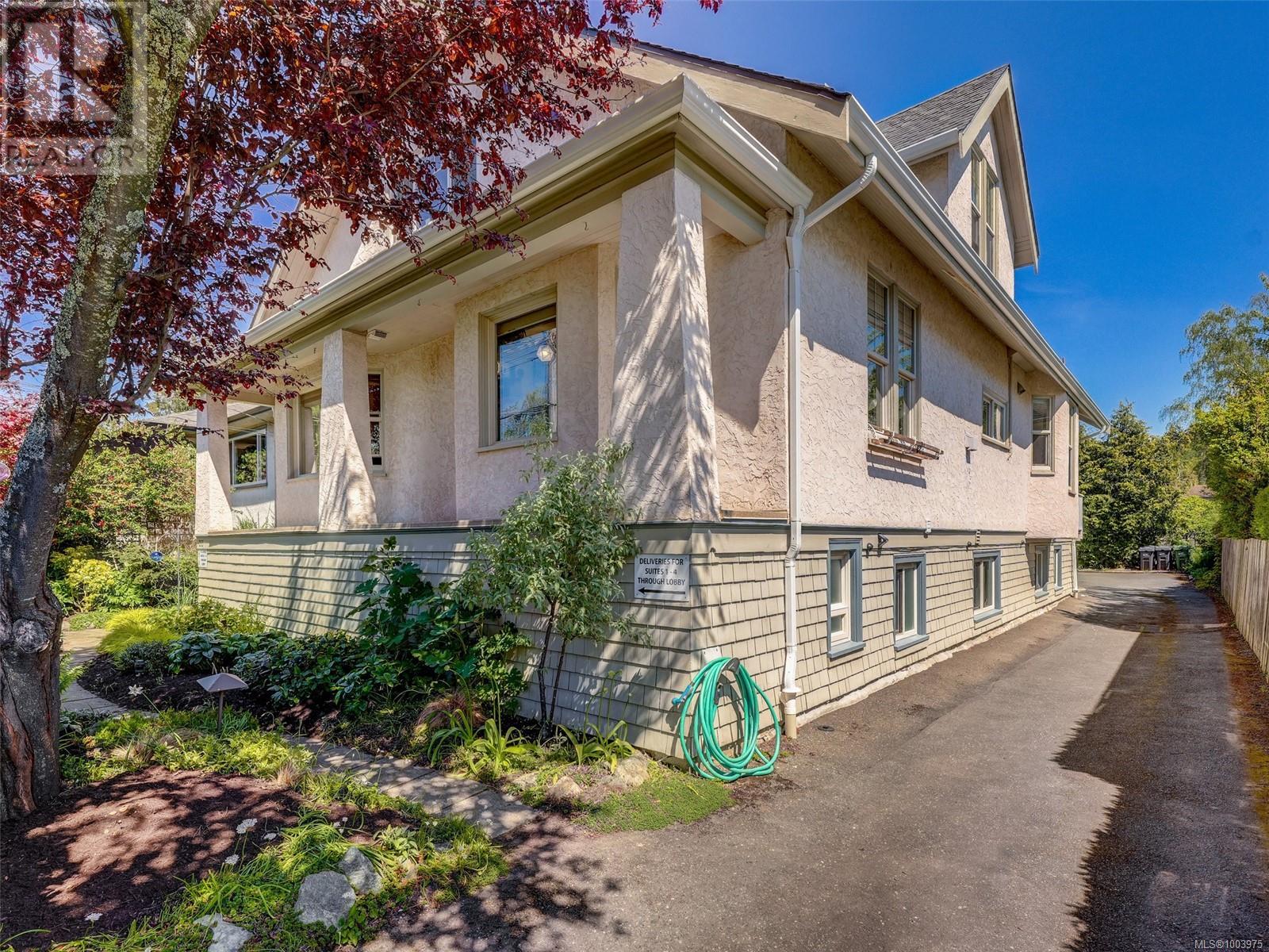 Property at 355 Richmond Ave image 2