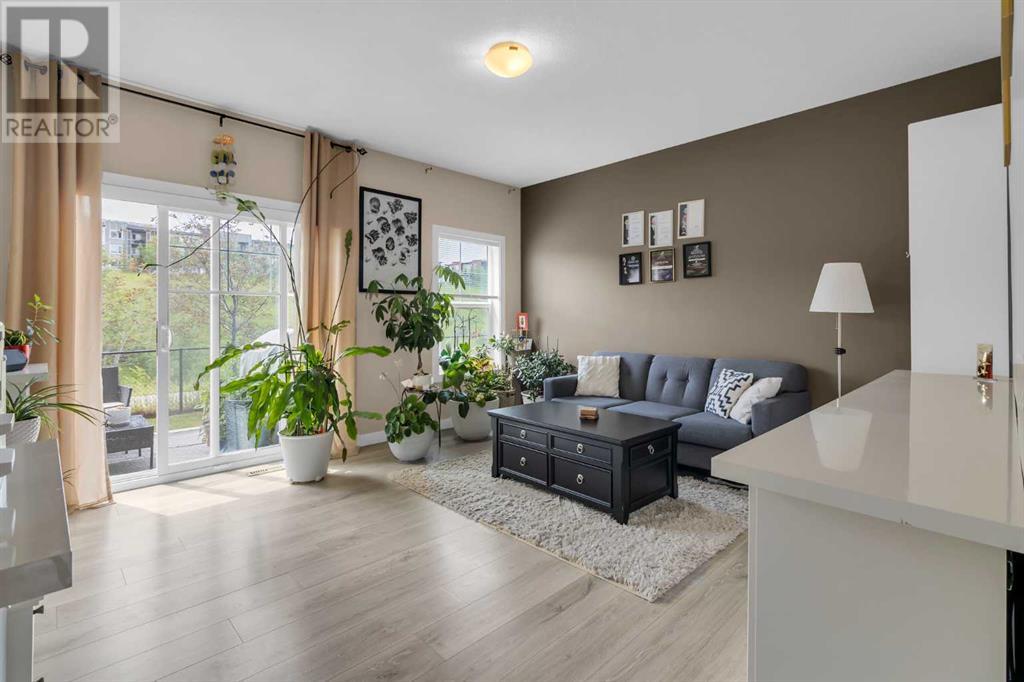 Property at 213 Sage Hill Grove NW image 3