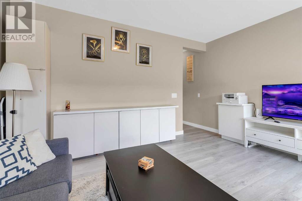 Property at 213 Sage Hill Grove NW image 4