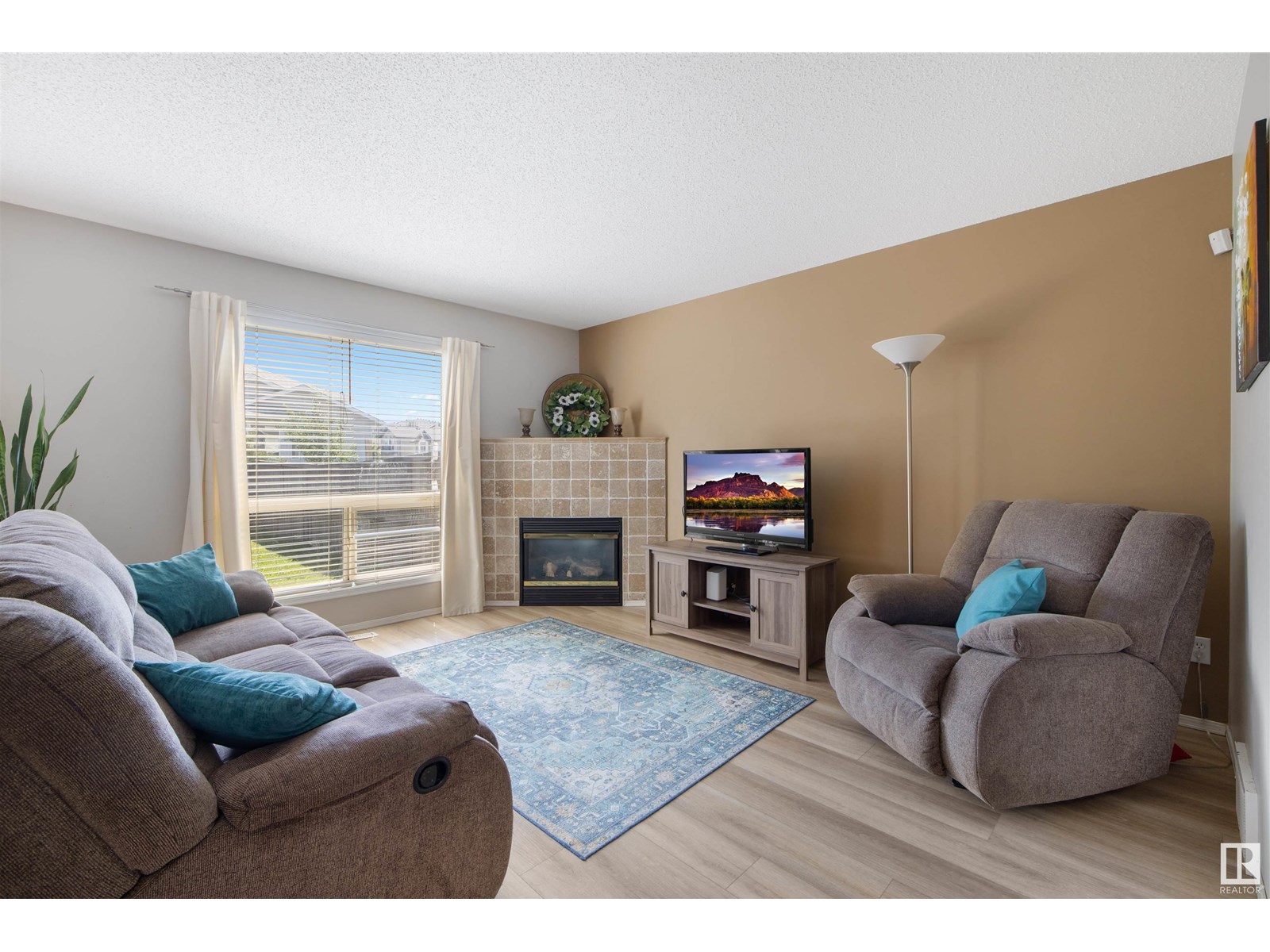 Property at 13077 162A AV NW image 5