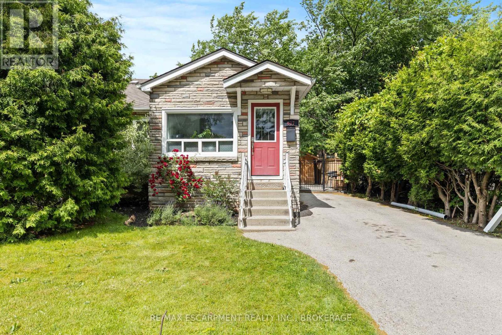 Property at 617 CLARK AVENUE image 2